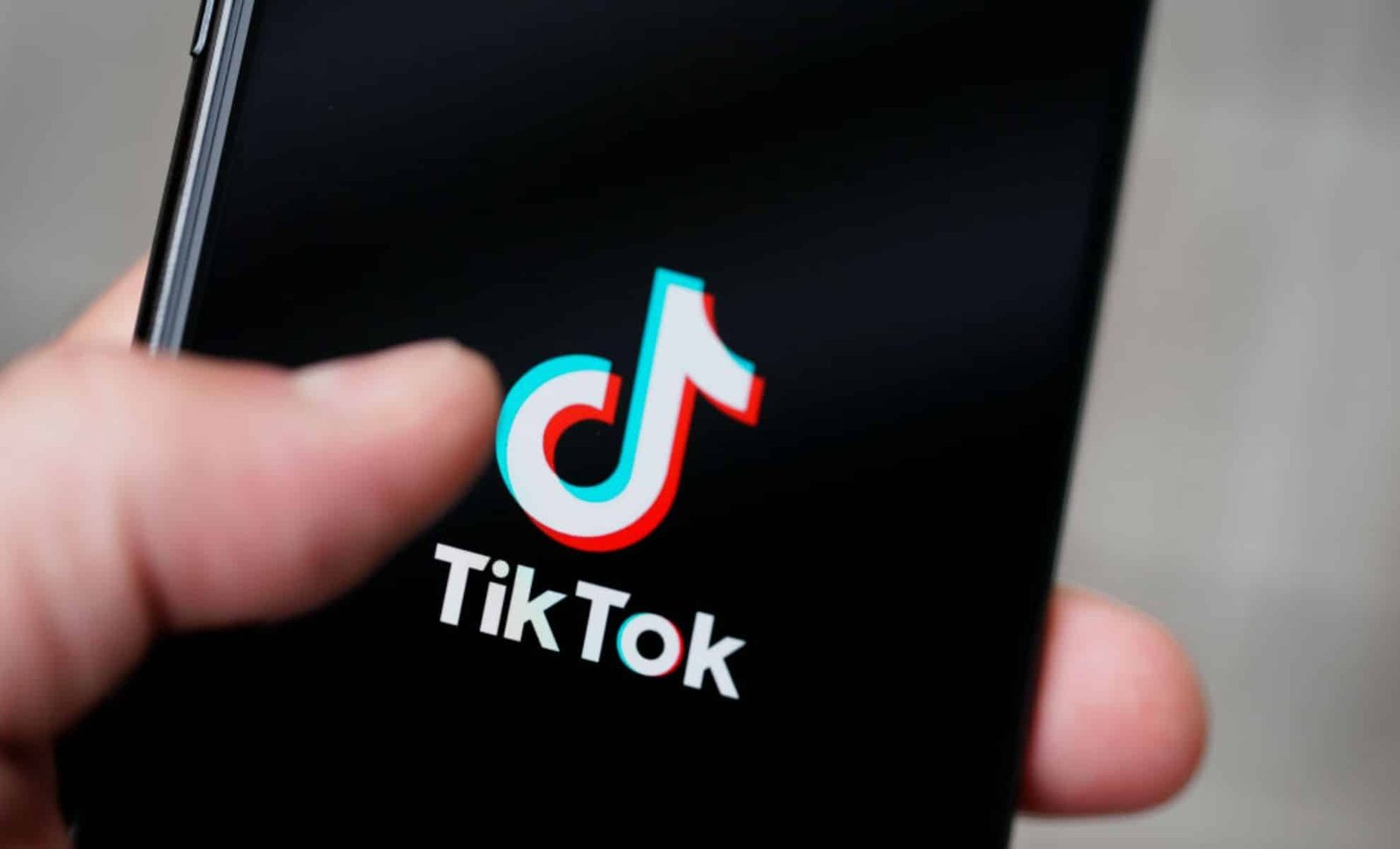 Moroccan TikTok influencer detained in Algeria over harmful content